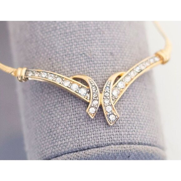 Vintage Victorian Statement V Shape Bracelet 8 1/2 inch by Avon - T20 - Picture 2 of 3